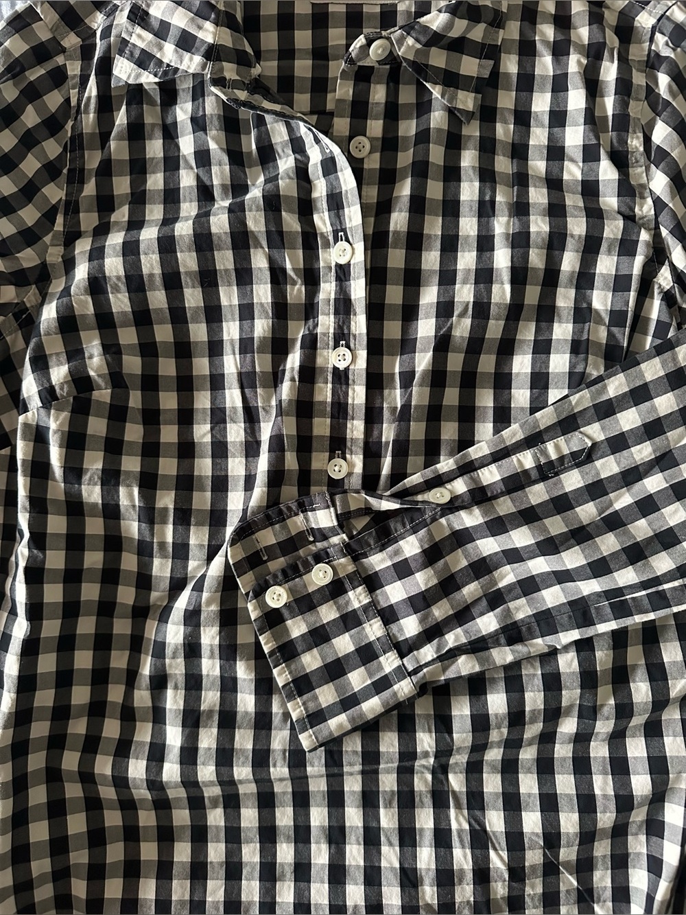 Vineyard Vines checkered 1/2 button down - Picture 2 of 2